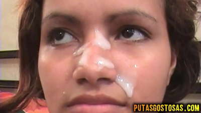 Mädchen saugt Schwanz